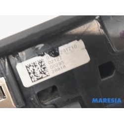 Alfa Romeo - Giulia - Multi-functional window switch