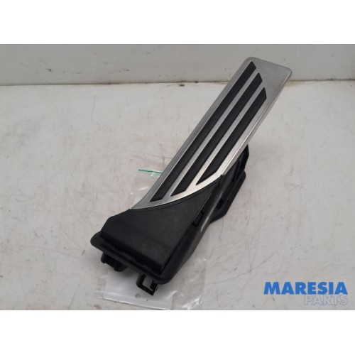 Alfa Romeo - Giulia - Accelerator pedal