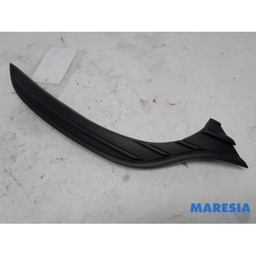 Renault - Clio - Front bumper strip, right