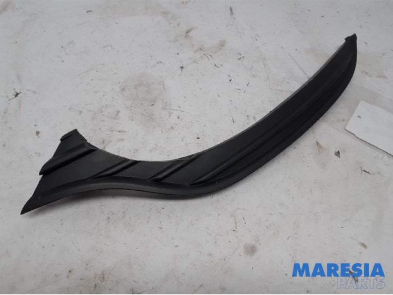 Renault - Clio - Bumperlijst links-voor