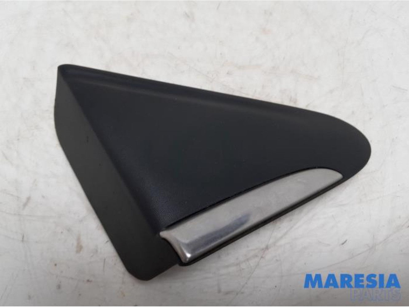 Renault - Clio - Decorative strip
