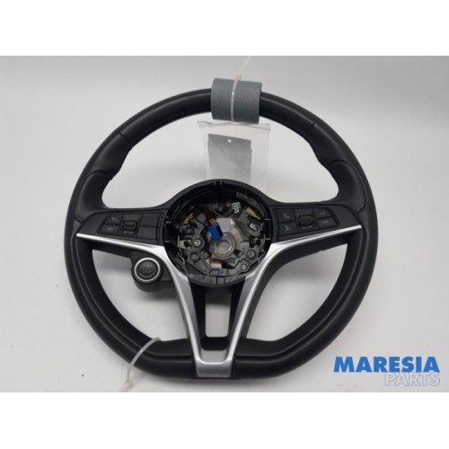 Alfa Romeo - Giulia - Steering wheel
