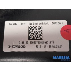 Alfa Romeo - Giulia - Handschuhfach