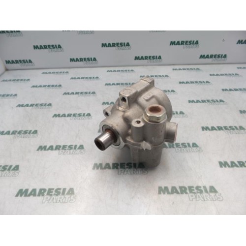 Peugeot - 206 - Power steering pump