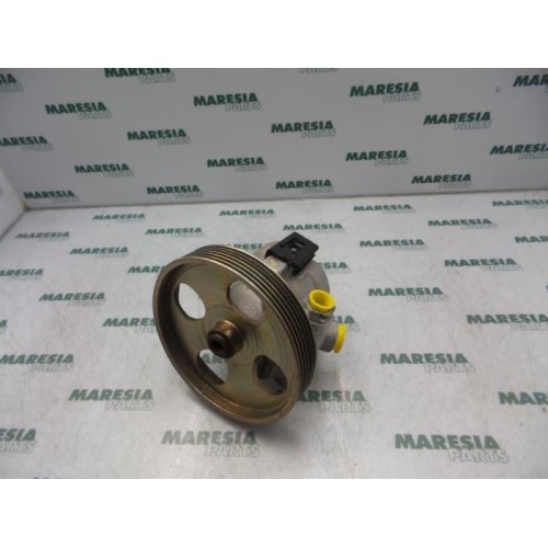 Peugeot - 206 - Power steering pump