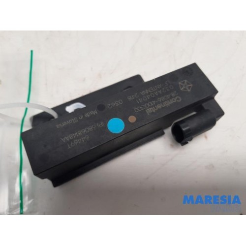 Alfa Romeo - Giulia - Keyless entry antenna
