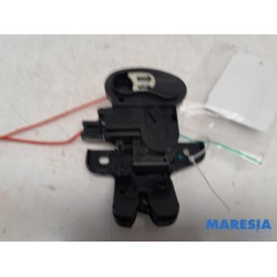 Alfa Romeo - Giulia - Boot lid lock mechanism
