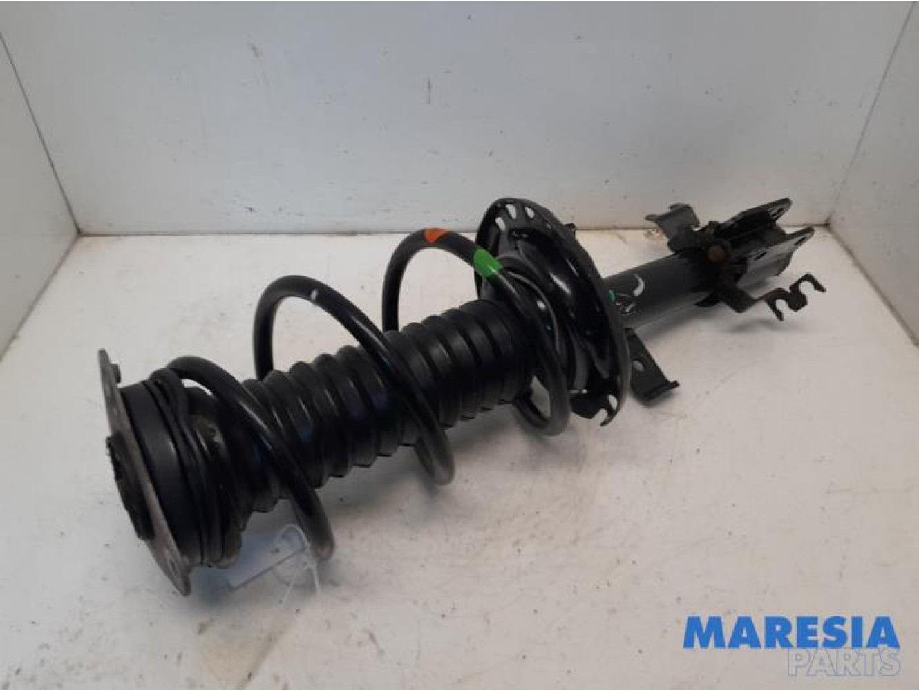 Renault - ZOE - Front shock absorber rod, right