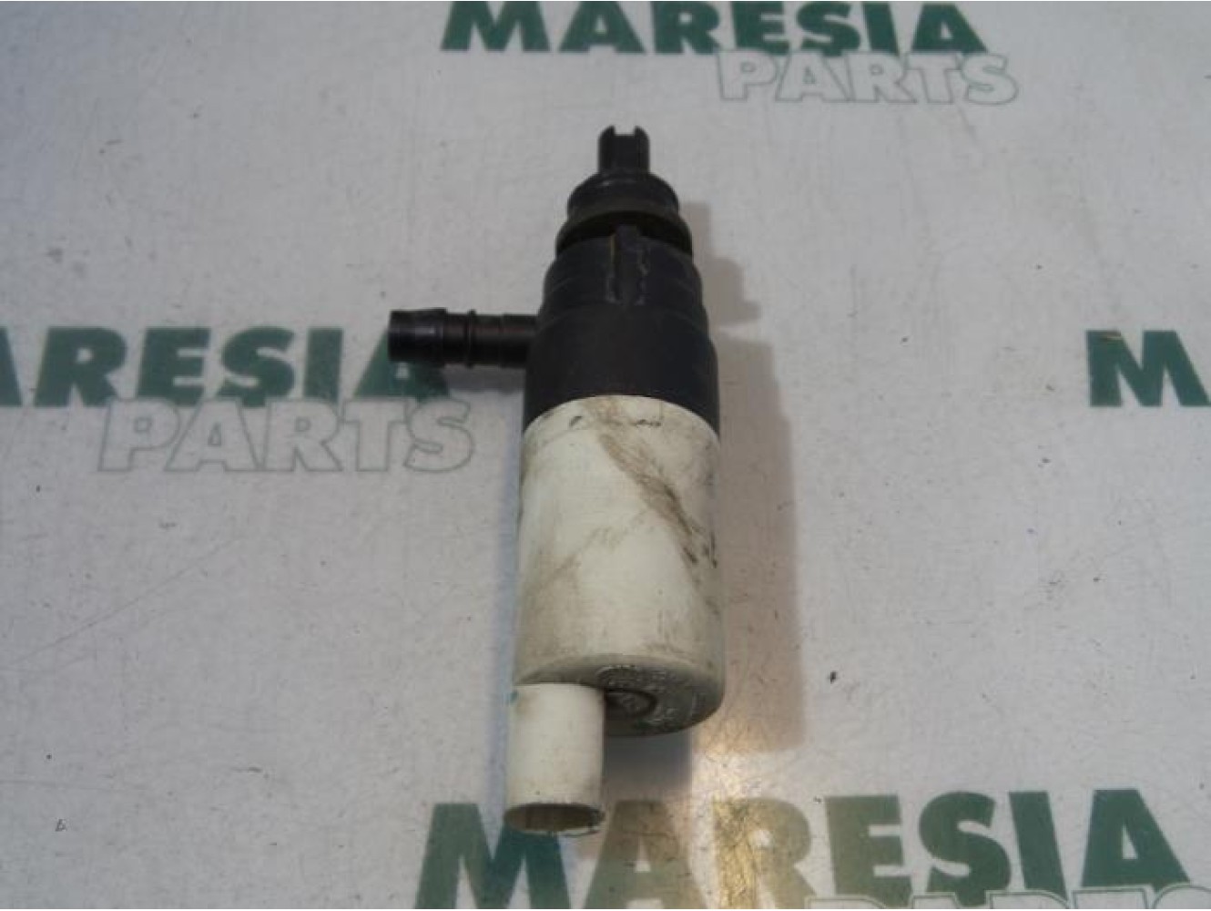 Renault - Laguna - Windscreen washer pump