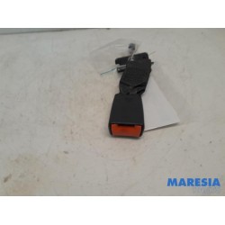 Fiat - 500 - Insertion ceinture de sécurité arrière droite