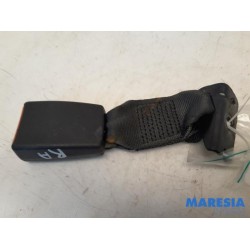 Fiat - 500 - Insertion ceinture de sécurité arrière droite