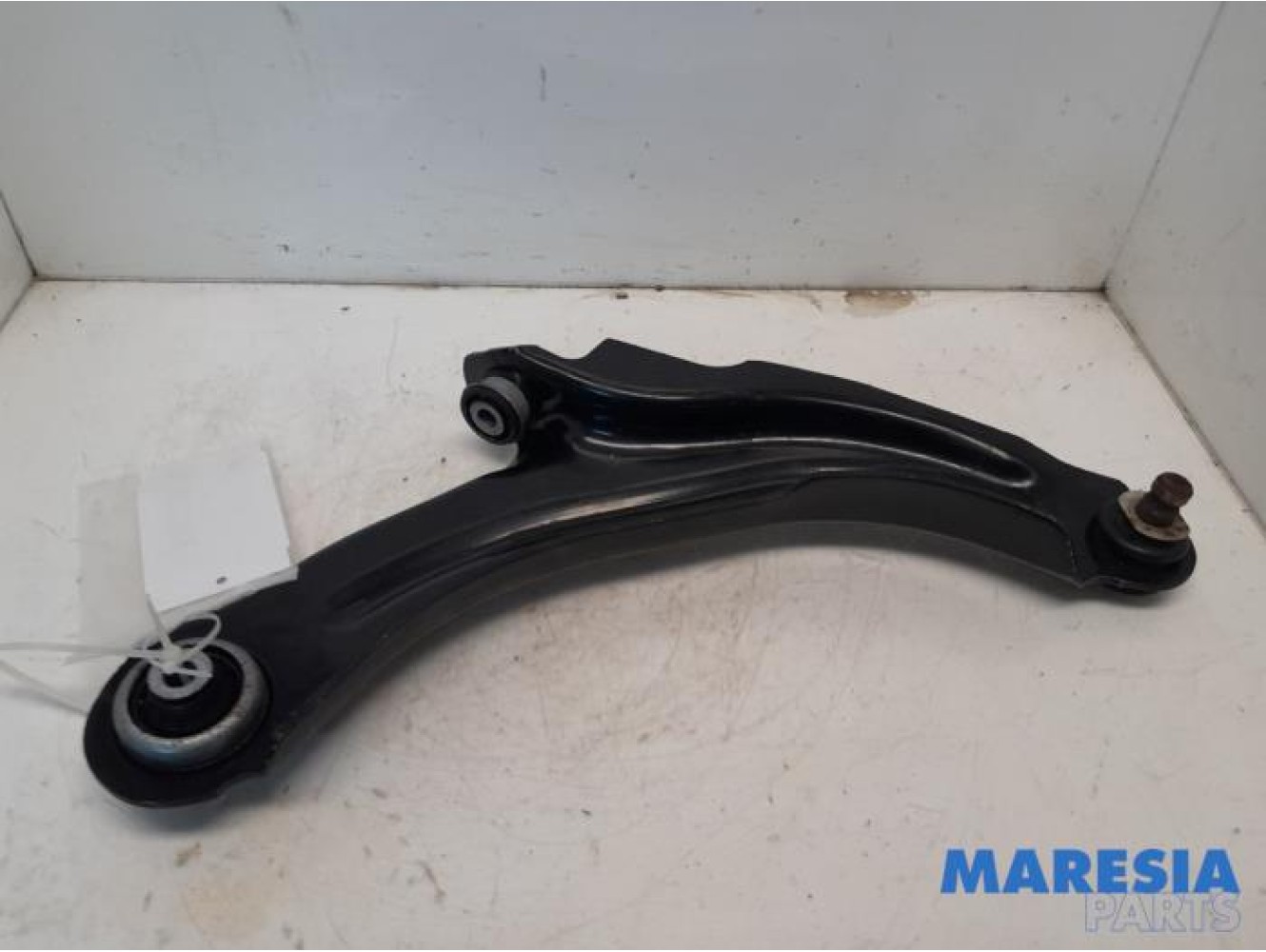 Renault - ZOE - Front lower wishbone, right