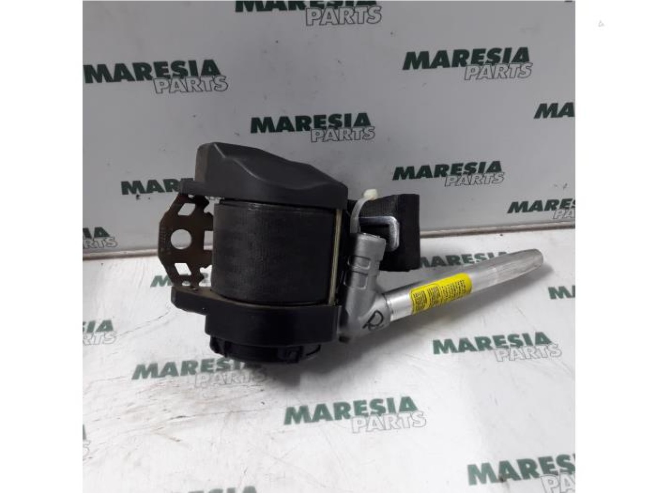 Alfa Romeo - 166 - Front seatbelt, right