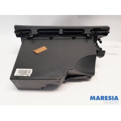 Peugeot - 308 - Handschuhfach
