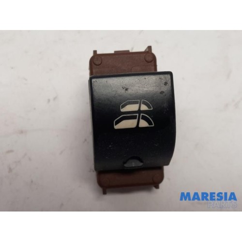 Peugeot - 308 - Electric window switch