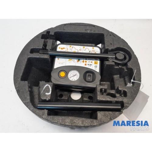 Renault - ZOE - Tyre repair kit