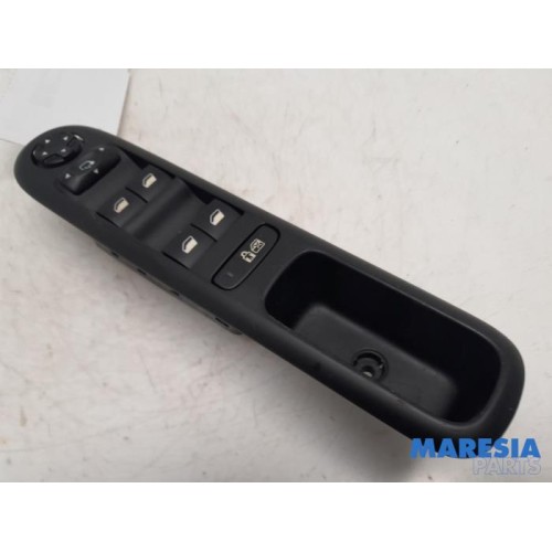 Peugeot - 3008 - Multi-functional window switch