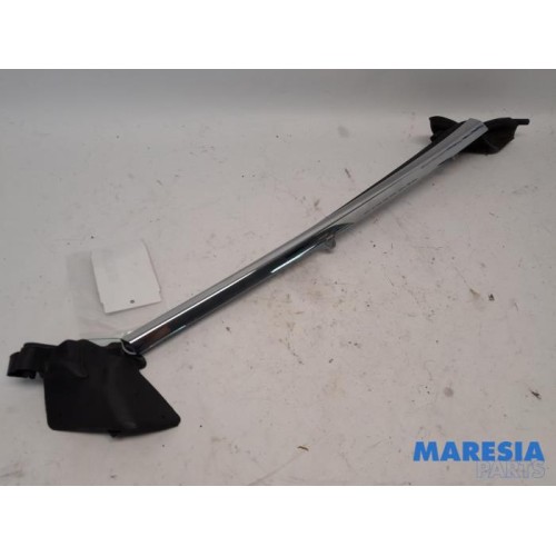 Peugeot - 308 - Decorative strip