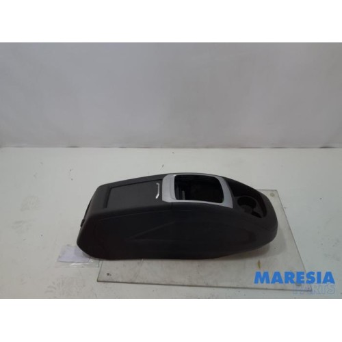 Citroen - C4 Picasso - Middle console
