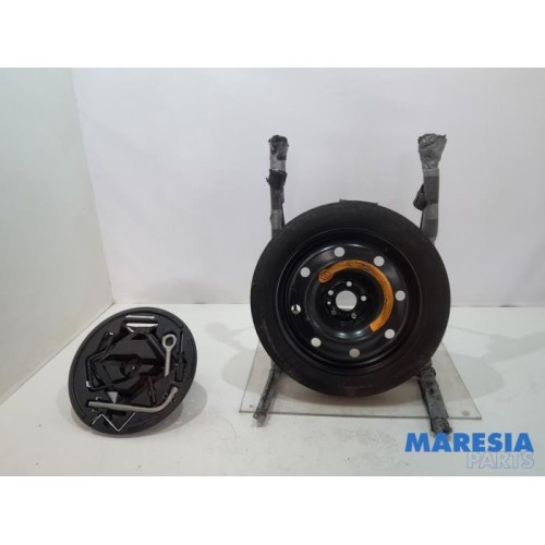Alfa Romeo - Giulietta - Krikset + reservewiel