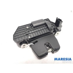 Peugeot - 3008 - Tailgate lock mechanism