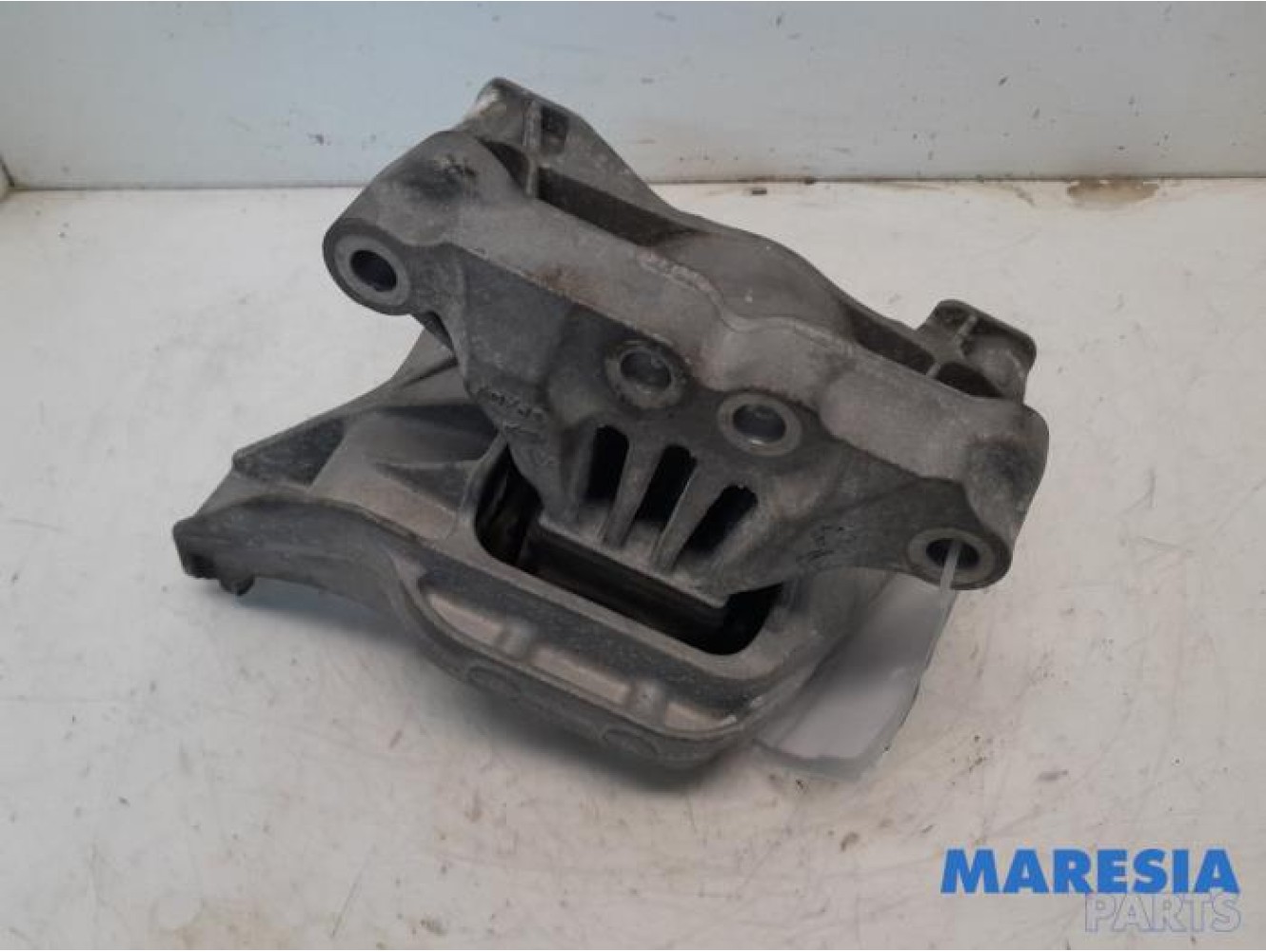 Citroen - C4 Picasso - Engine mount