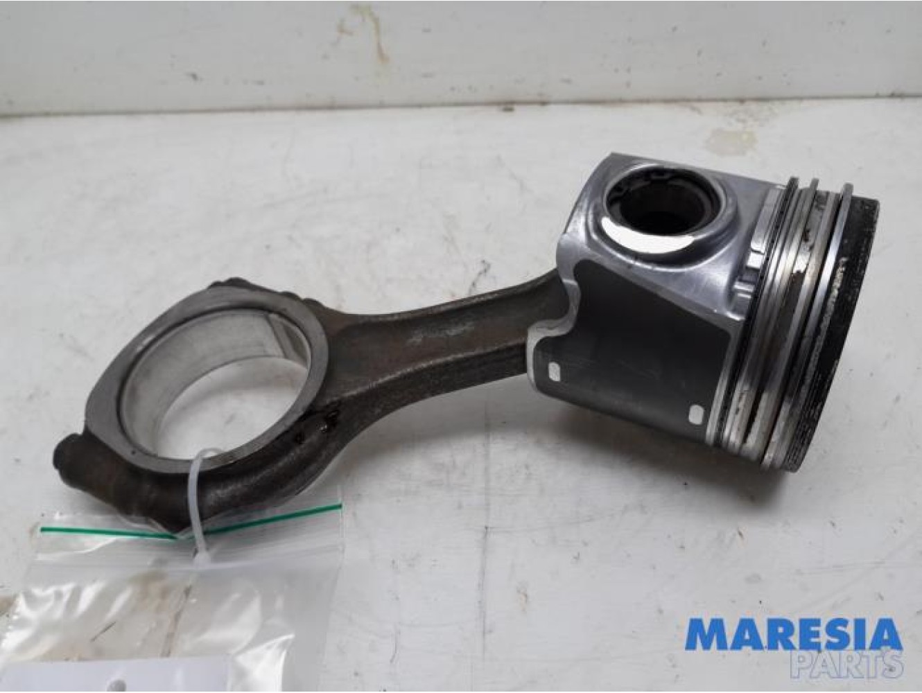 Peugeot - Boxer - Connecting rod