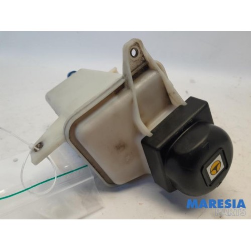 Fiat - Ducato - Power steering fluid reservoir
