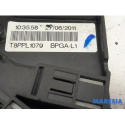 Peugeot - 3008 - Fuse box