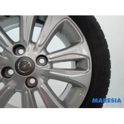 Opel - Karl - Sportvelgenset + banden