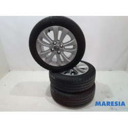 Opel - Karl - Sportvelgenset + banden