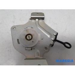 Peugeot - 3008 - Tailgate hinge