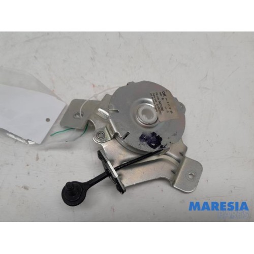 Peugeot - 3008 - Tailgate hinge