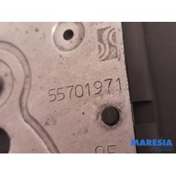 Alfa Romeo - Giulietta - Tailgate lock mechanism