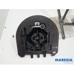 Opel - Karl - Krikset + reservewiel