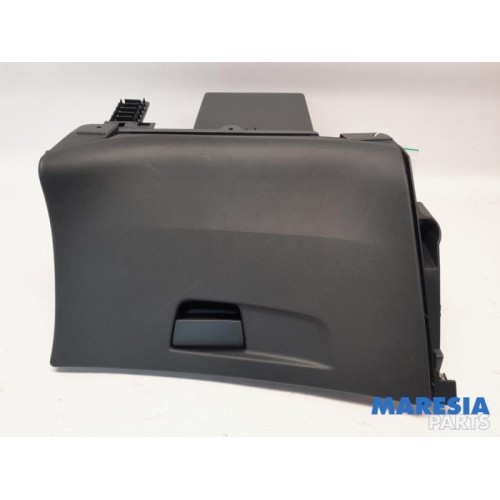 Citroen - C4 Picasso - Glovebox