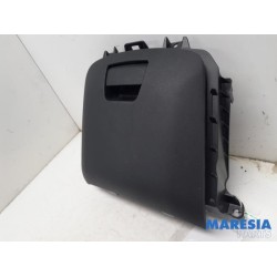 Citroen - C4 Picasso - Glovebox
