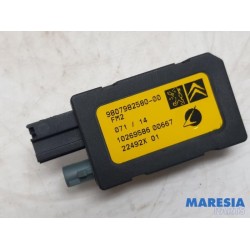 Citroen - C4 Picasso - Antenna Amplifier