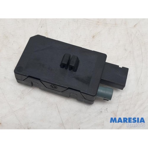Citroen - C4 Picasso - Antenne amplificateur