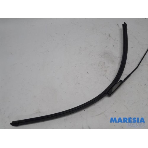 Peugeot - 308 - Front wiper arm