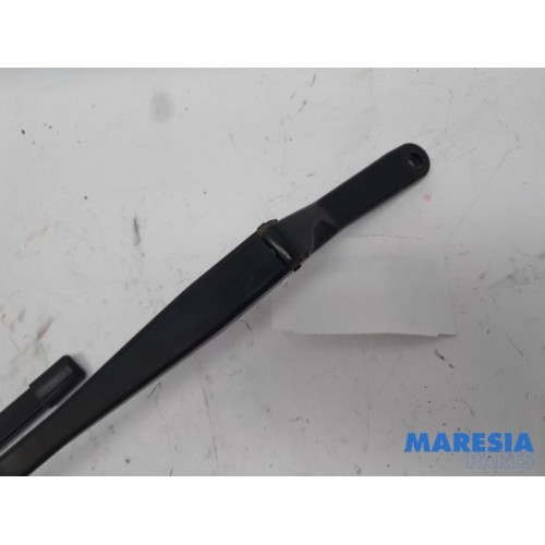 Peugeot - 308 - Front wiper arm