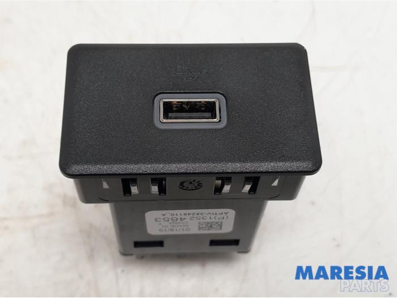 Opel - Karl - AUX/USB aansluiting