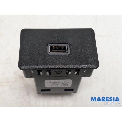 Opel - Karl - AUX/USB aansluiting