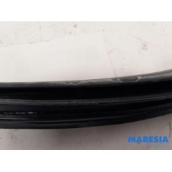 Alfa Romeo - Giulietta - Portierrubber 4Deurs links-achter
