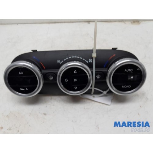 Alfa Romeo - Giulietta - Panneau de commandes chauffage