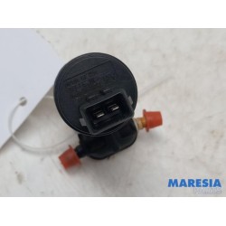 Alfa Romeo - Giulietta - Windscreen washer pump
