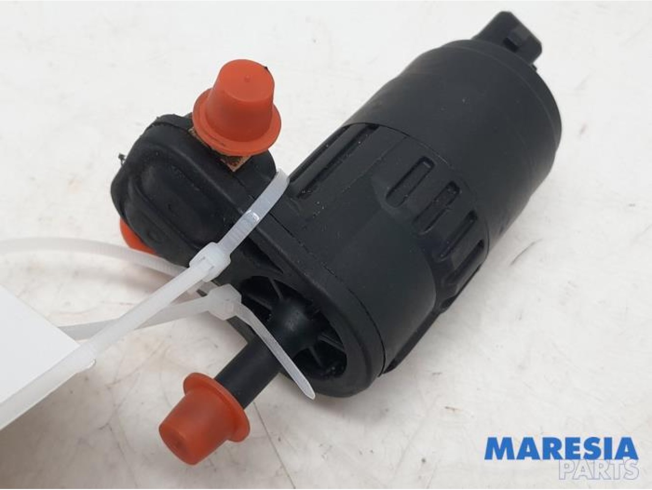 Alfa Romeo - Giulietta - Windscreen washer pump