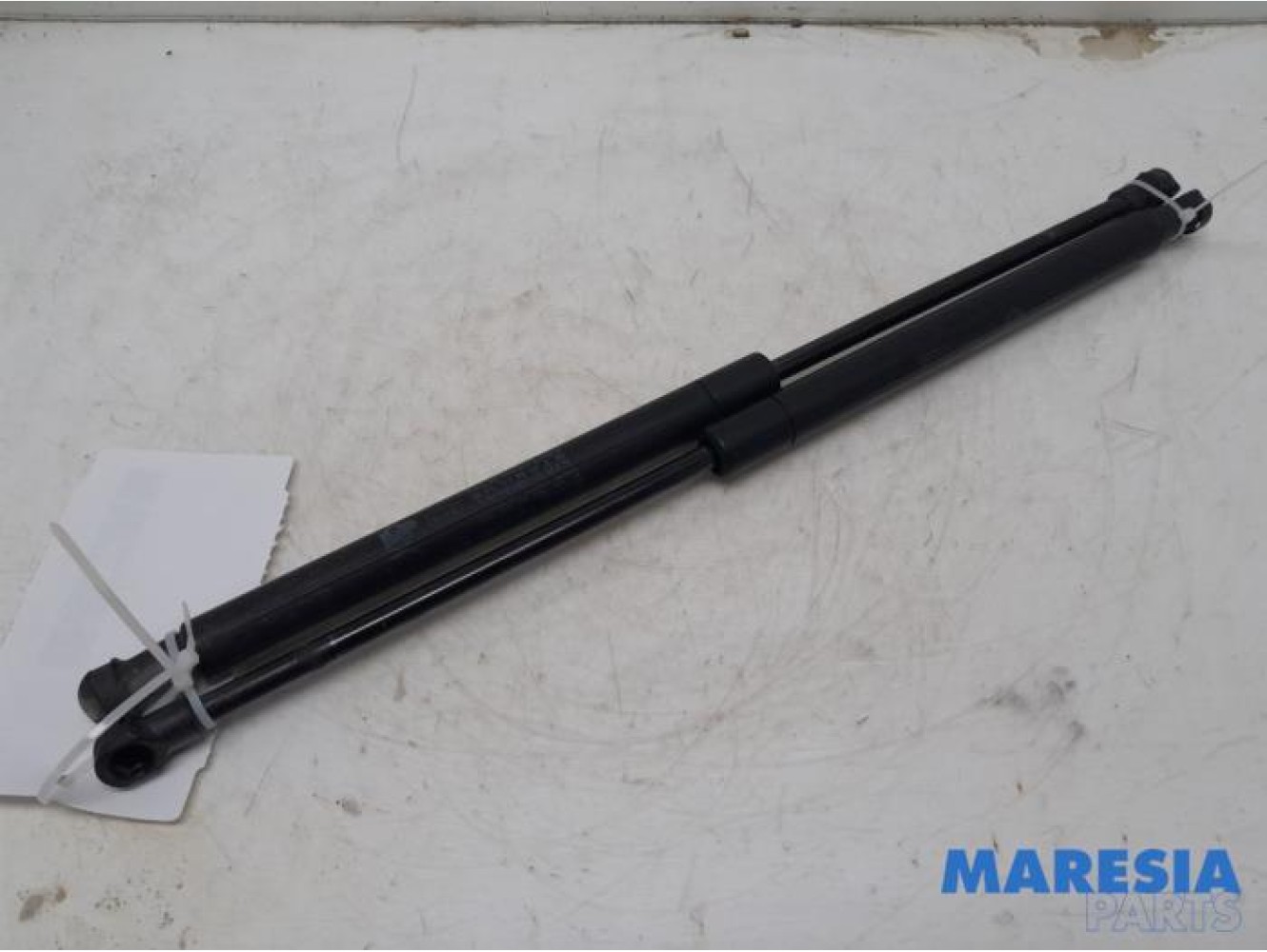 Alfa Romeo - Giulietta - Set of tailgate gas struts