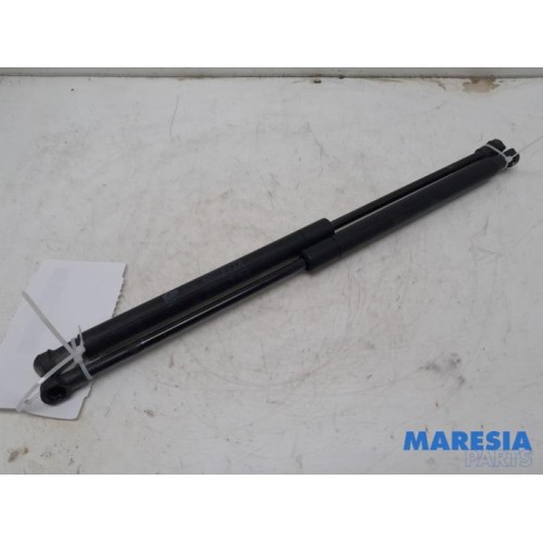 Alfa Romeo - Giulietta - Set of tailgate gas struts