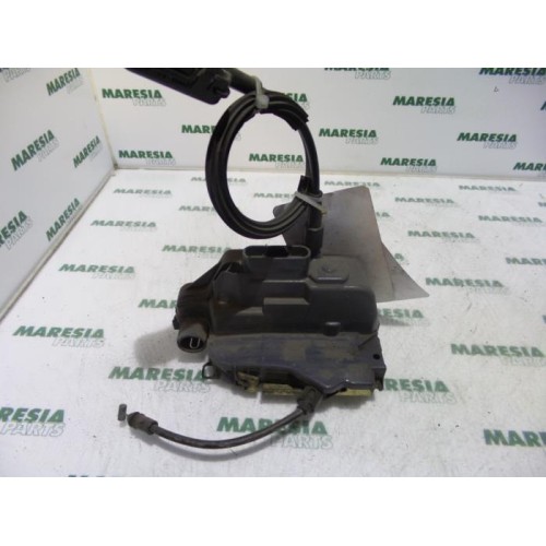 Renault - Laguna - Front door lock mechanism 4-door, right